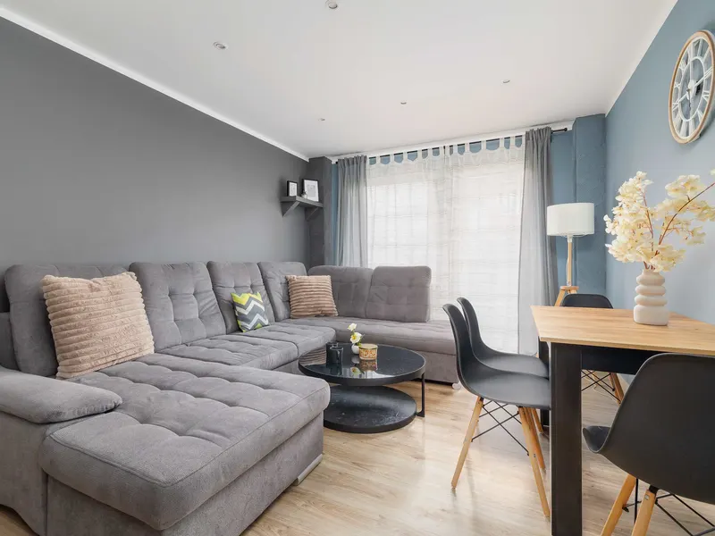 Geräumiges Apartment | Balkon – Foto 1