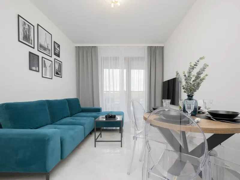 Spacious Apartment | Parking and Workspace – photo 1