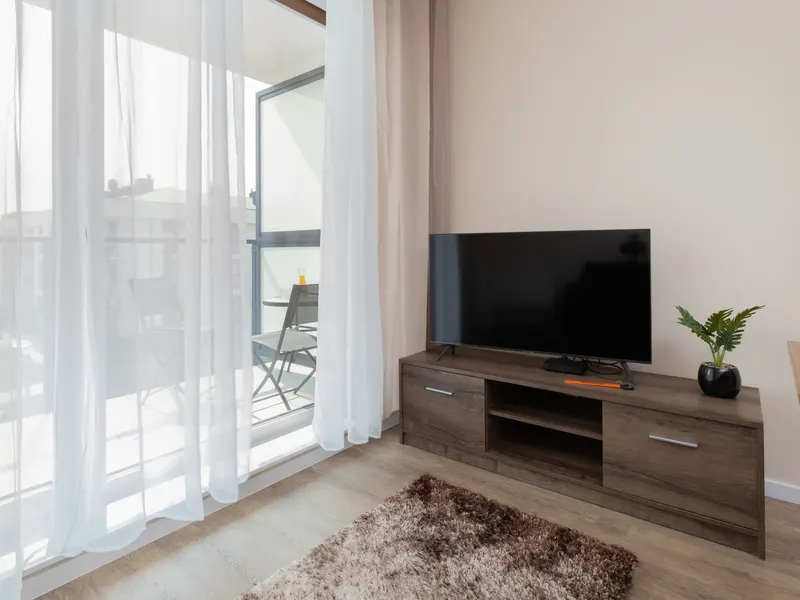 Elegant Apartment in Gdynia | Balcony and Private Parking – photo 4