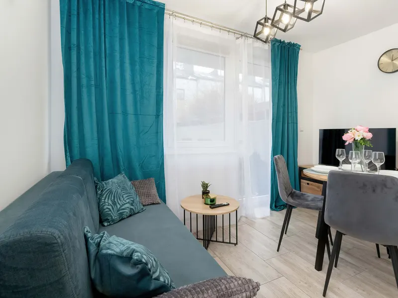 Stylowy Apartament z Ogrodem | Dwie Sypialnie | Parking – zdjęcie 1