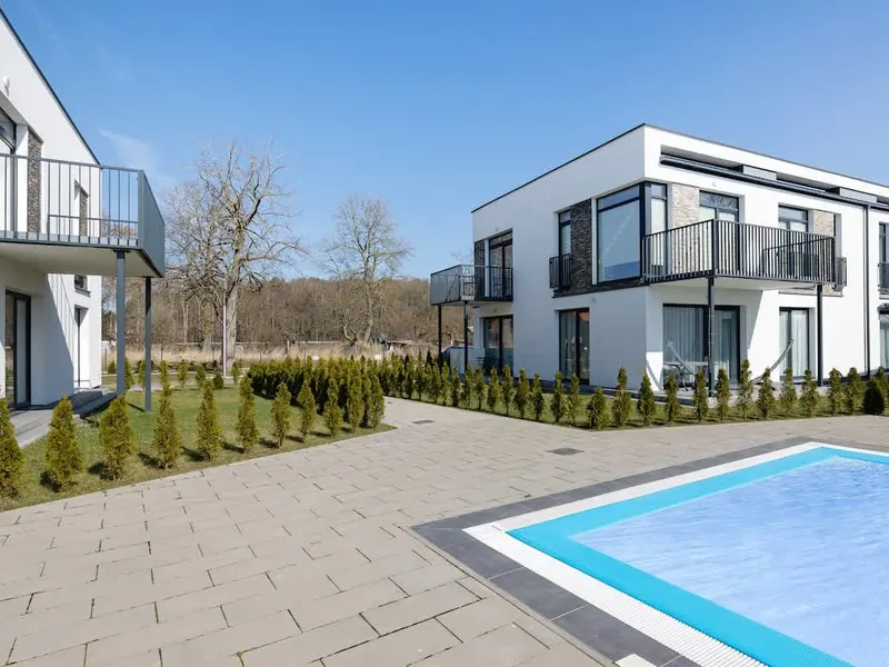 Klimatisiertes Studio | Terrasse, Schwimmbad, Strandnähe – Foto 1