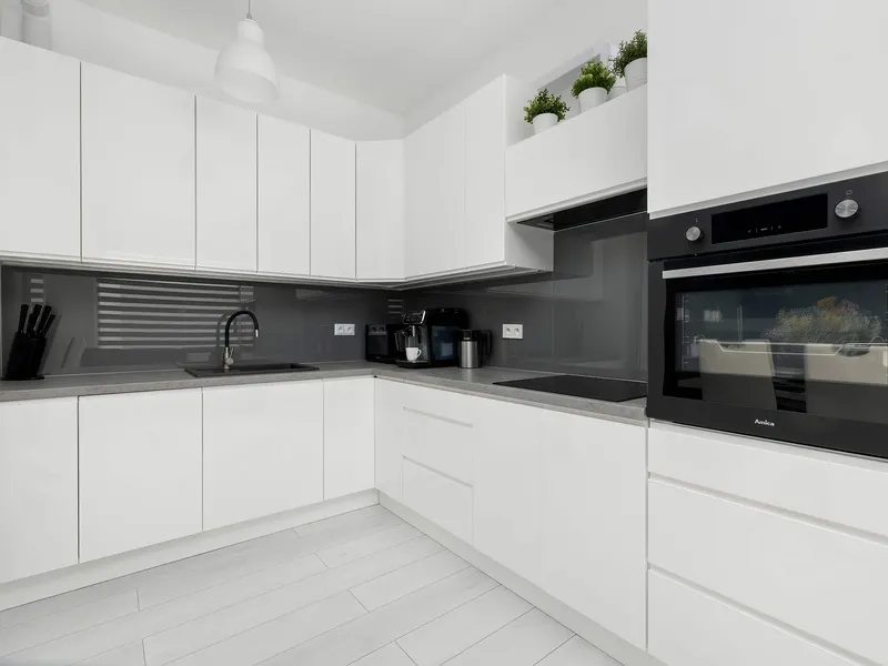 Komfortable Wohnung | Parkplatz, Schwimmbad, Balkon – Foto 3