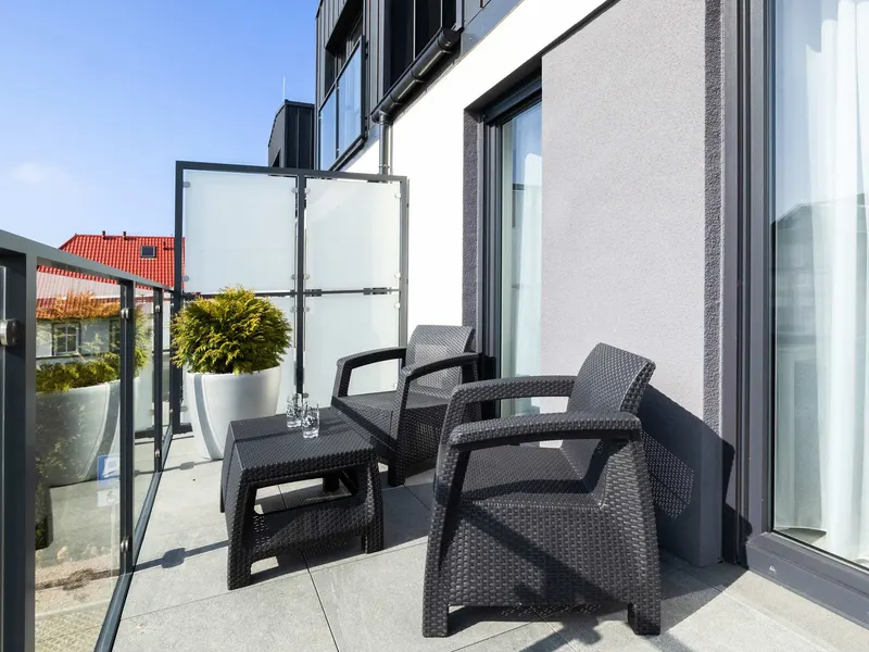 Piętrowy Apartament z Balkonem | 270 m do Plaży, Parking – zdjęcie 5