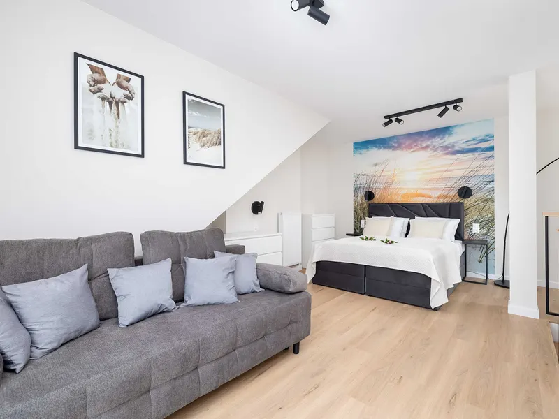 Piętrowy Apartament z Balkonem | 270 m do Plaży, Parking – zdjęcie 2