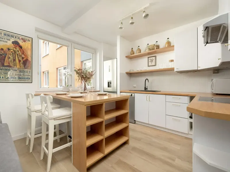 Przytulny Apartament | 2 Balkony | Miejsce do Pracy – zdjęcie 3