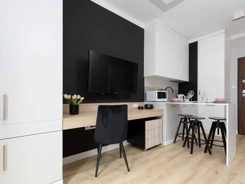 Cozy Studio in the Center | Workspace – photo 2