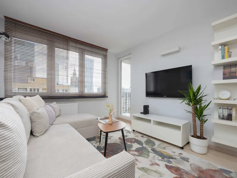 Stylish Apartment in the Center | Workspace – photo 4