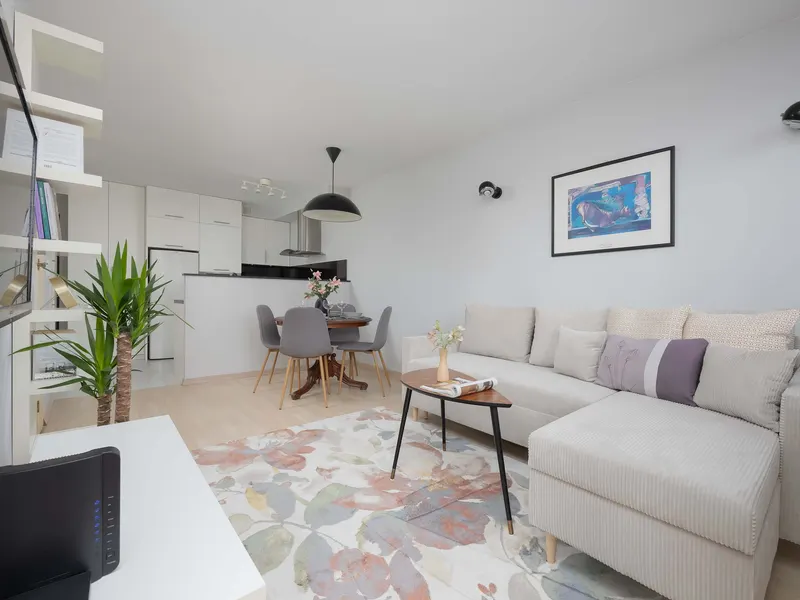 Stylish Apartment in the Center | Workspace – photo 1