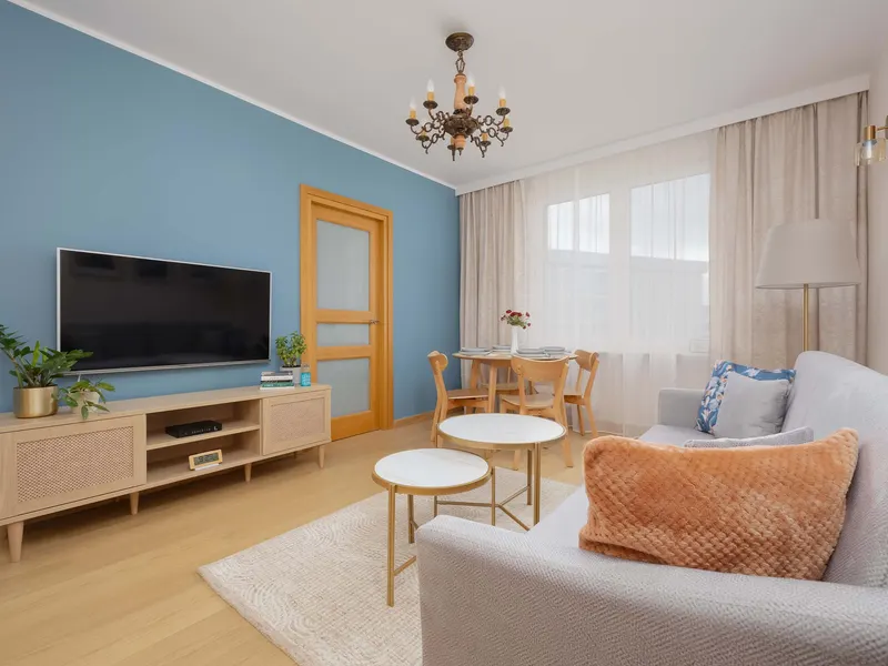 Stilvolles Apartment in Warschau | Smart TV und Arbeitsbereich – Foto 4