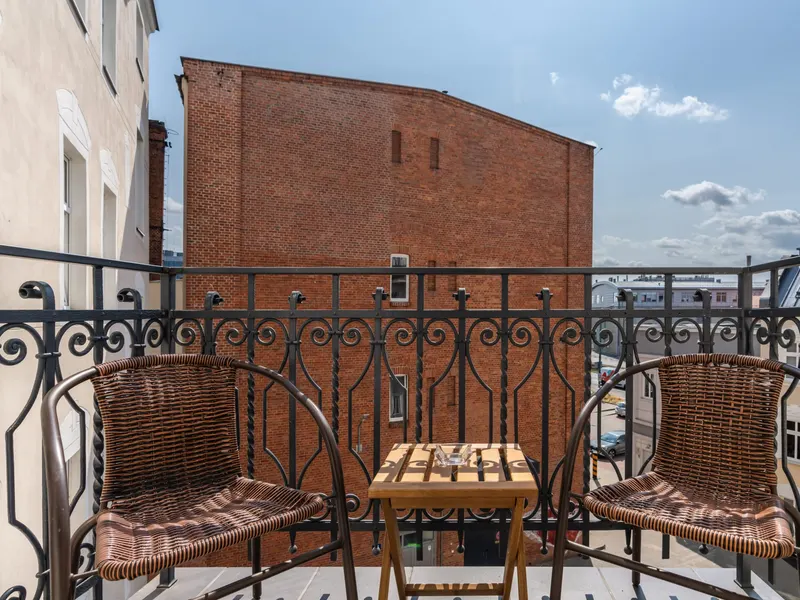 Gemütliches Apartment im Stadtzentrum | Balkon und Nähe zum Marktplatz – Foto 3