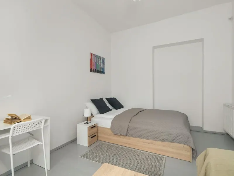 Stilvolle Wohnung im Zentrum | Balkon und Arbeitsraum – Foto 3