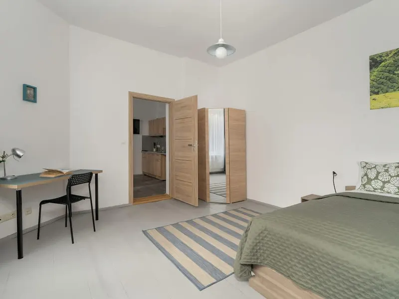 Stilvolle Wohnung im Zentrum | Balkon und Arbeitsraum – Foto 4