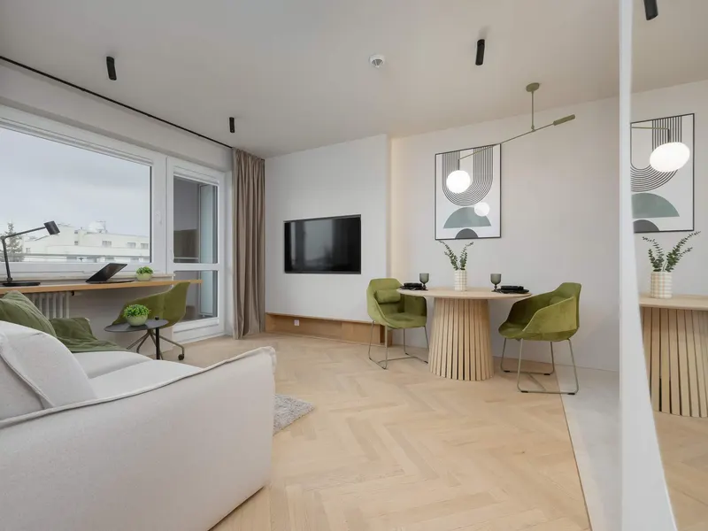 Sunny Apartment | Balcony, Parking, Workspace – photo 5