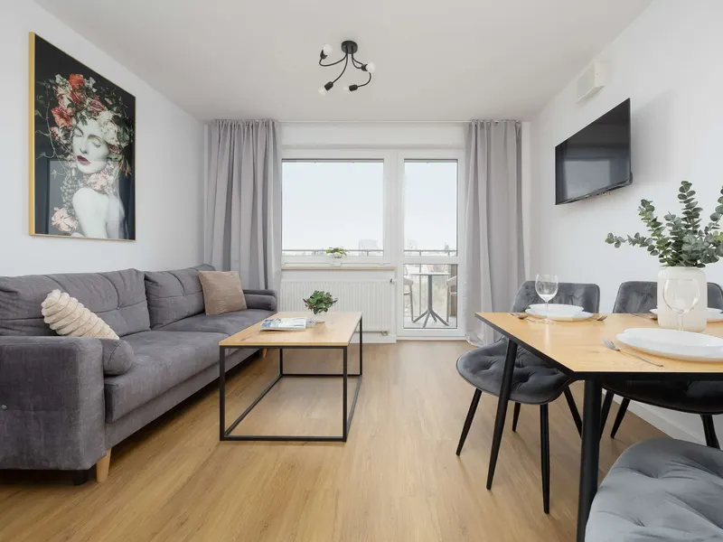 Functional Apartment | Large Balcony and Workspace – photo 1