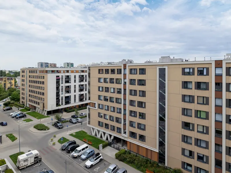 Spacious Apartment | Balcony, Garage, Workspace – photo 4