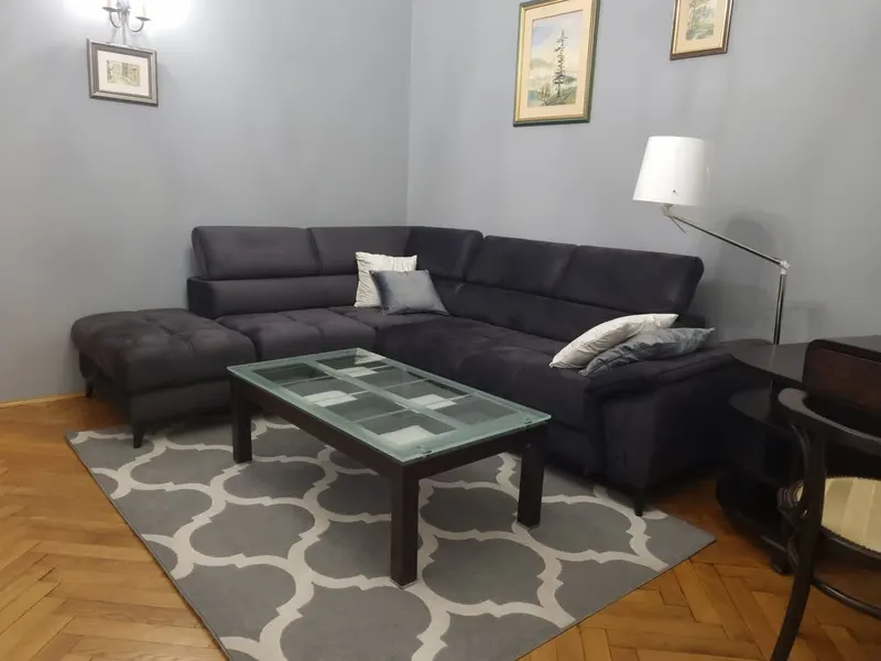 Spacious Apartment in the Old Town | 1 min to the Castle – photo 3