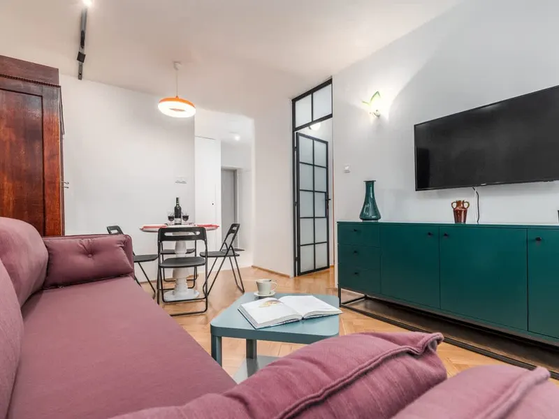 Stylish Apartment in the Center | Balcony and Bathtub – photo 5