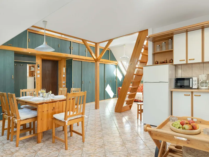 Jasne Studio z Antresolą | Balkon | Dla 6 Osób – zdjęcie 1