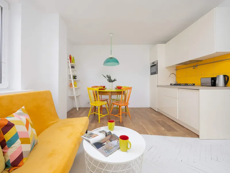 Colorful Apartment with 2 Bedrooms | Workspace – photo 4