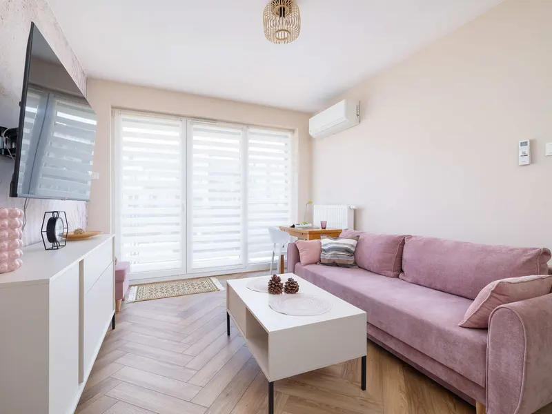 Funktionelle Wohnung | Balkon, Klimaanlage, Arbeitsraum – Foto 1