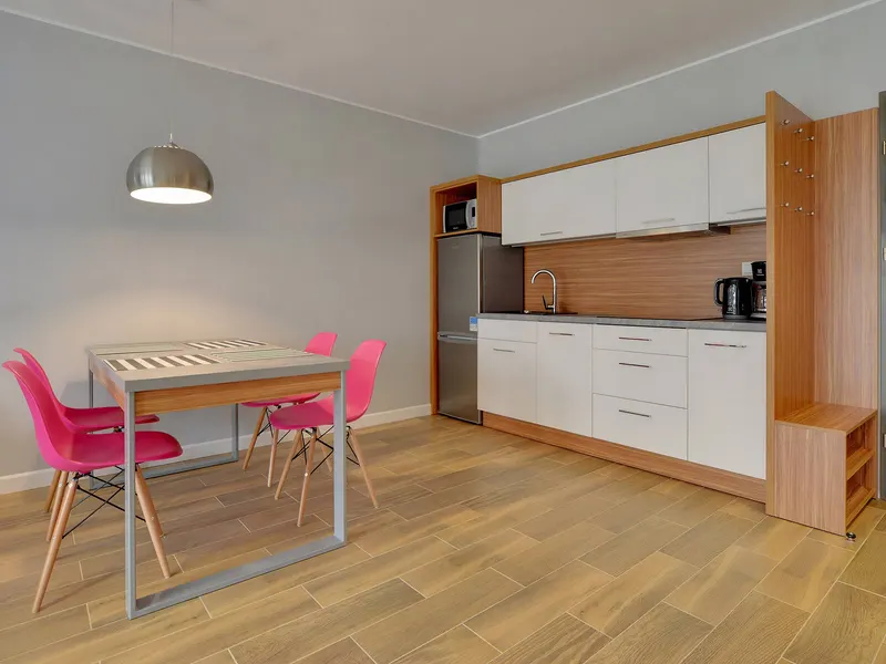 Stilvolle Wohnung mit Balkon | 200 m zum Strand, Parkplatz – Foto 5