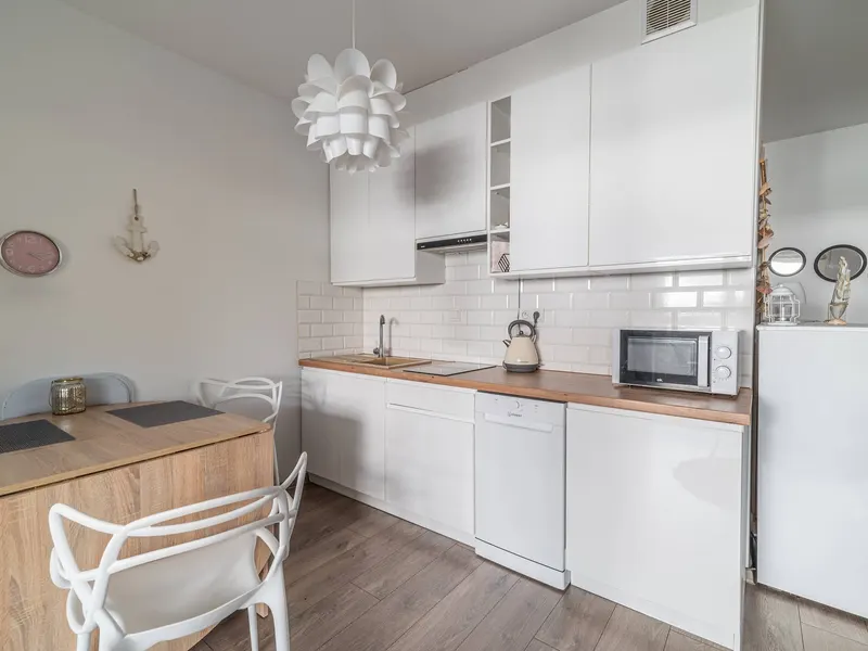 Komfortables Studio | Terrasse, Parkplatz, Nähe zum Strand – Foto 4