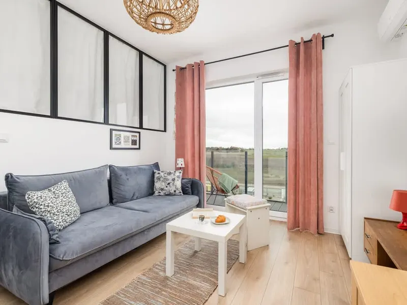Komfortowy Apartament dla 4 Osób | Klimatyzacja i Parking – zdjęcie 1