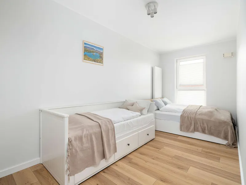 Przestronny Apartament w Poznaniu | Parking, Balkon, 2 Sypialnie – zdjęcie 3