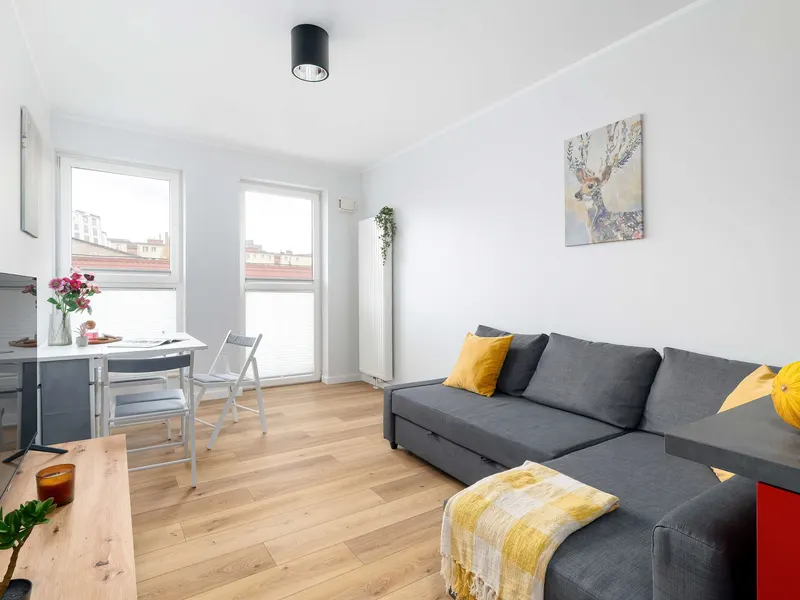 Przestronny Apartament w Poznaniu | Parking, Balkon, 2 Sypialnie – zdjęcie 1
