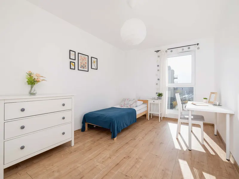 Helle Wohnung mit Balkon | Parkplatz, Arbeitsraum – Foto 2