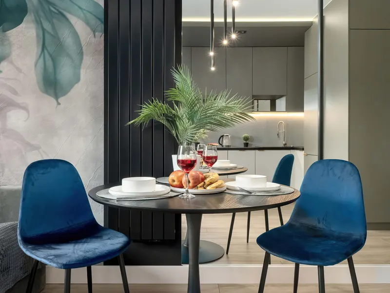 Designer Studio | Balcony | Close to Center – photo 2