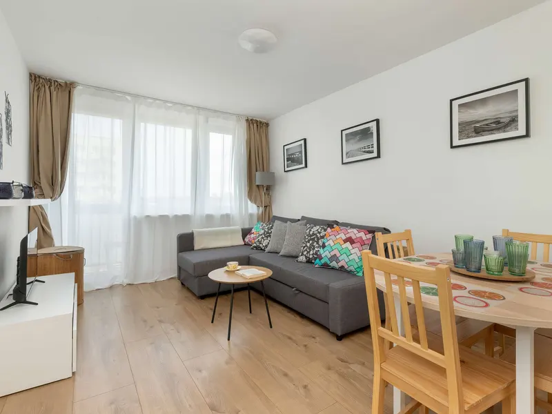 Cozy Apartment with Balcony | Close to Park and Beach – photo 1