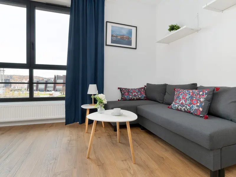 Helle Wohnung mit Balkon | Parkplatz und Arbeitsraum – Foto 1