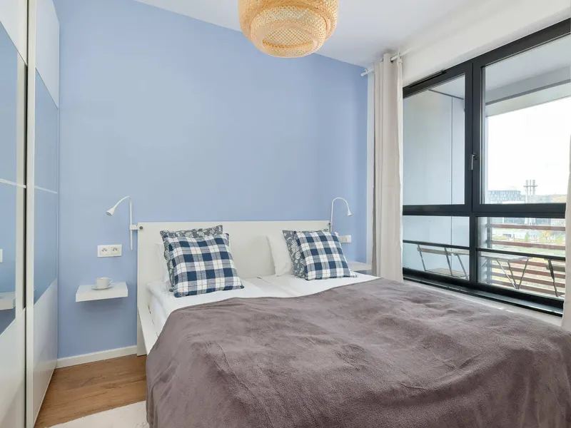 Helle Wohnung mit Balkon | Parkplatz und Arbeitsraum – Foto 2