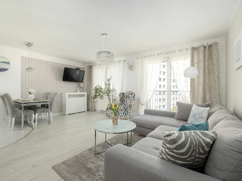 Modernes Apartment mit Balkon | Nähe zum Strand und Hafen – Foto 5