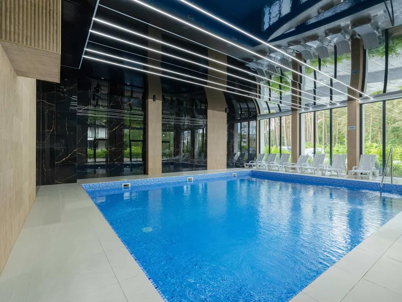 Geschmackvolle Wohnung | Parkplatz, Balkon und Pool – Foto 4