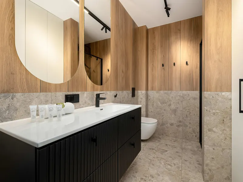 Geschmackvolle Wohnung | Parkplatz, Balkon und Pool – Foto 5