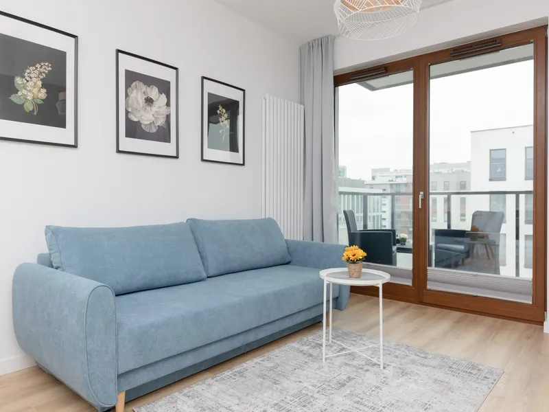 Bright Apartment with Balcony | Parking | Close to Airport – photo 1