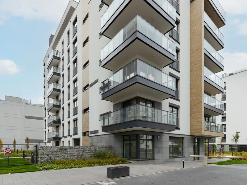 Bright Apartment with Balcony | Parking | Close to Airport – photo 4