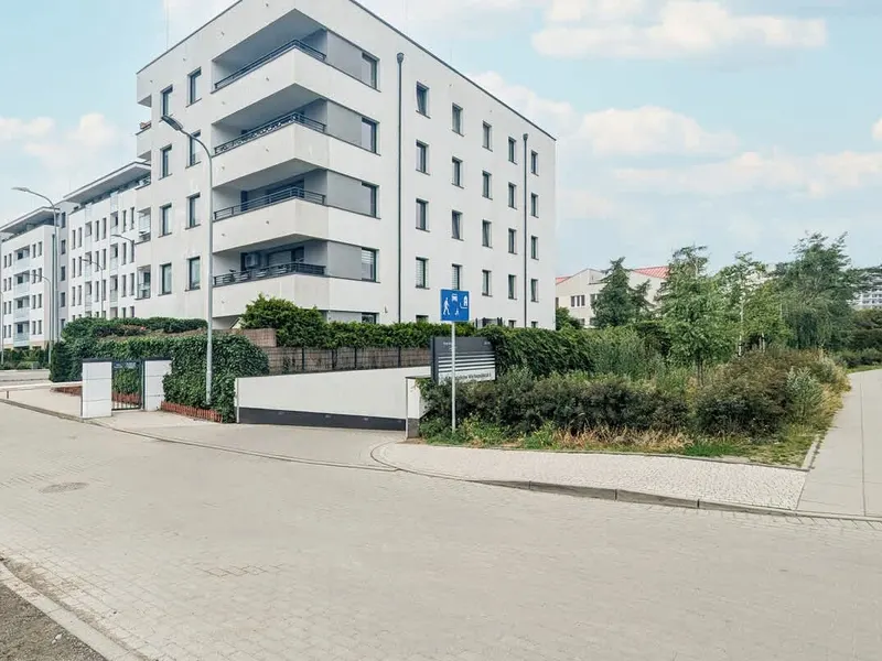 Bright Apartment | Parking in Garage, Close to Park – photo 5
