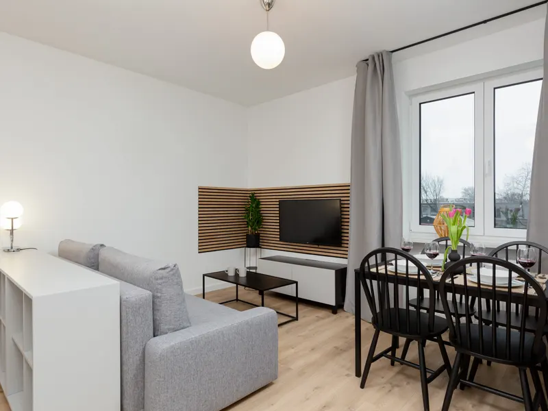Spacious Apartment in Zoliborz | Parking and Balcony – photo 2