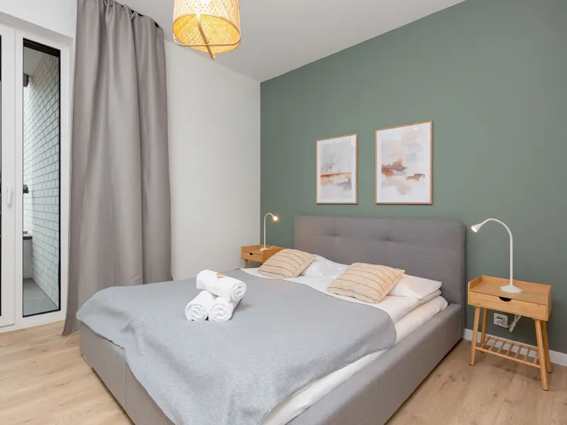 Spacious Apartment in Zoliborz | Parking and Balcony – photo 1