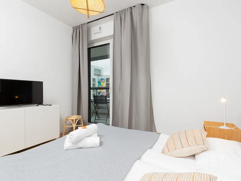 Spacious Apartment in Zoliborz | Parking and Balcony – photo 4