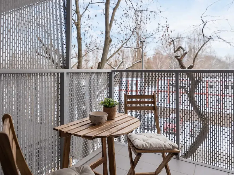 Stilvolle Wohnung | Balkon und Privatparkplatz – Foto 3