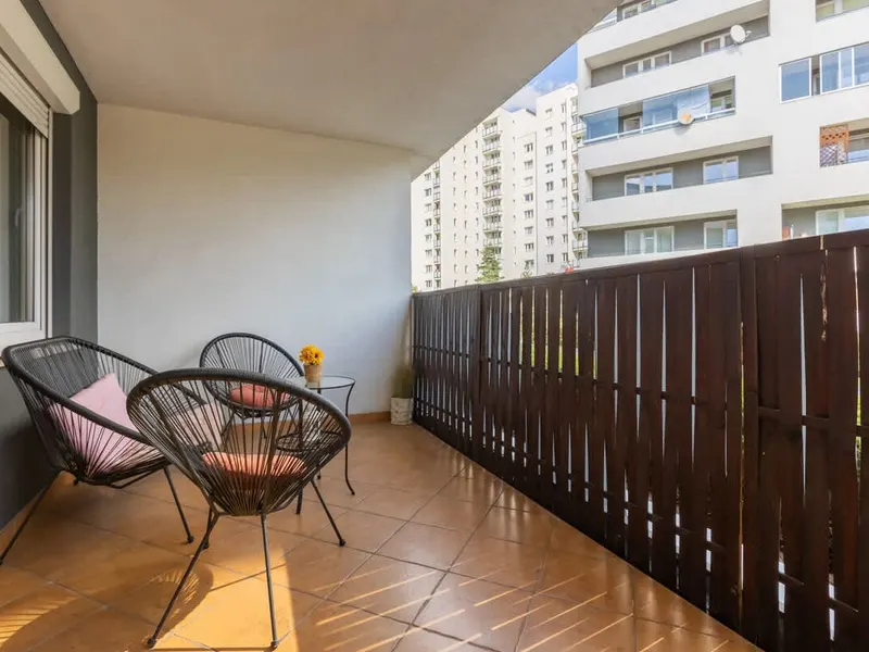 Modern Apartment | 2 Balconies | Parking | Close to Metro – photo 4