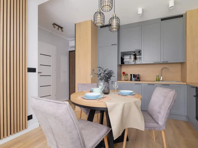 Stylowy Apartament | Balkon, Siłownia i Miejsce do Pracy – zdjęcie 4