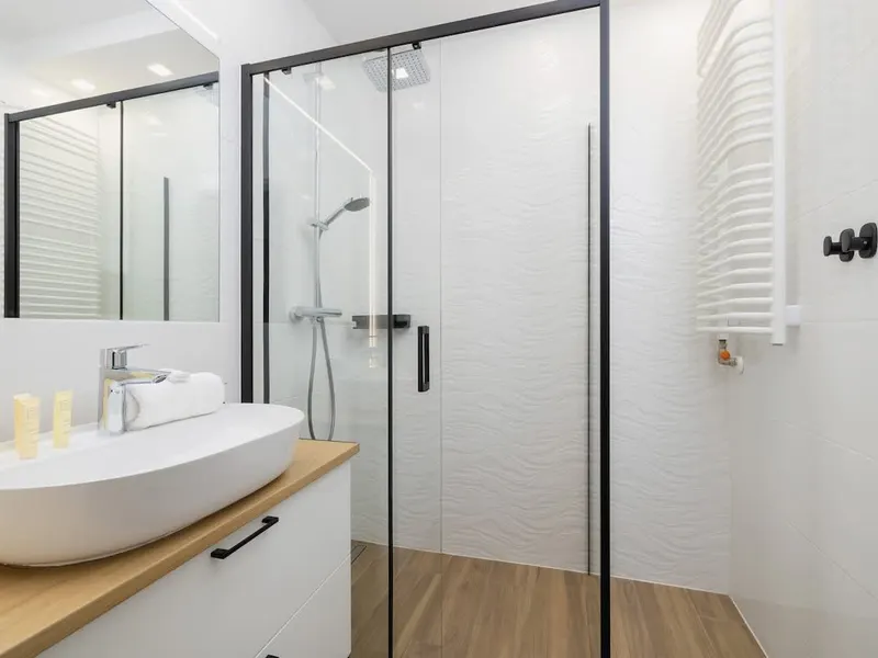 Stylowy Apartament | Balkon, Siłownia i Miejsce do Pracy – zdjęcie 5