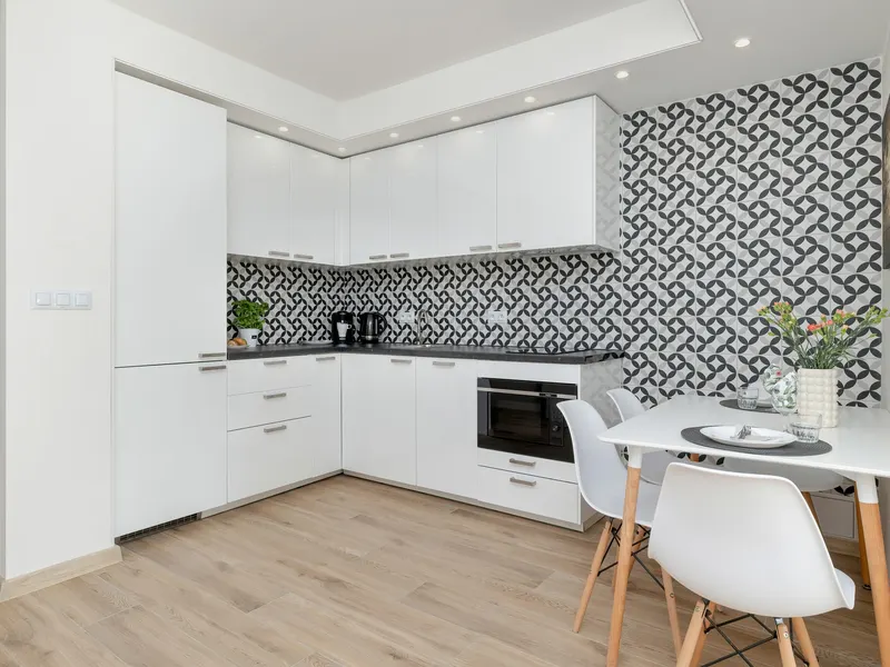 Stylowy Apartament z Balkonem | Obok Parku, blisko Plaży – zdjęcie 3