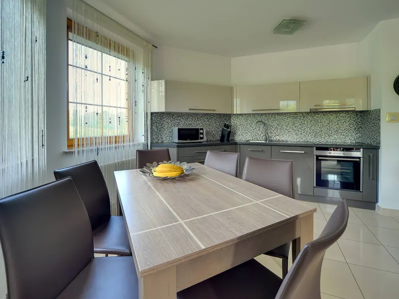 Elegant Apartment in the Mountains | Balcony, Parking, 2 Bedrooms – photo 5