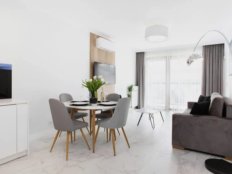 Air-conditioned Apartment with Balcony | Parking and Close to the Metro – photo 1